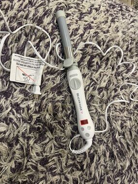 The Beachwaver Co. White and Silver Curling Wand